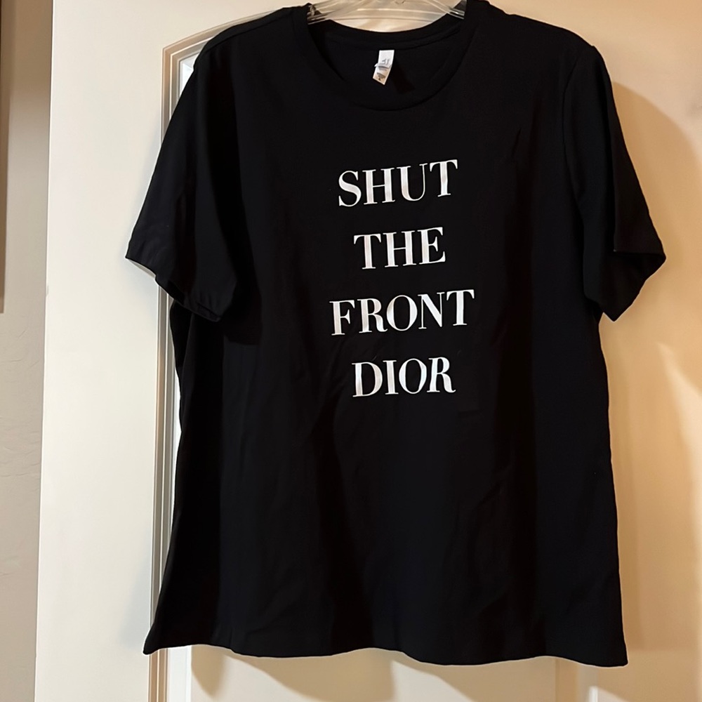 Women’s XL Black Tee: Shut the Front Door